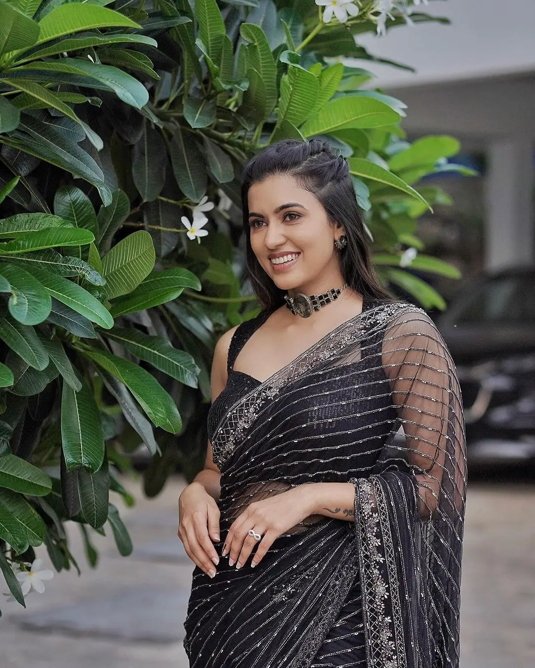 Tamil Actress Anju Kurian Stills in Sleeveless Black Saree